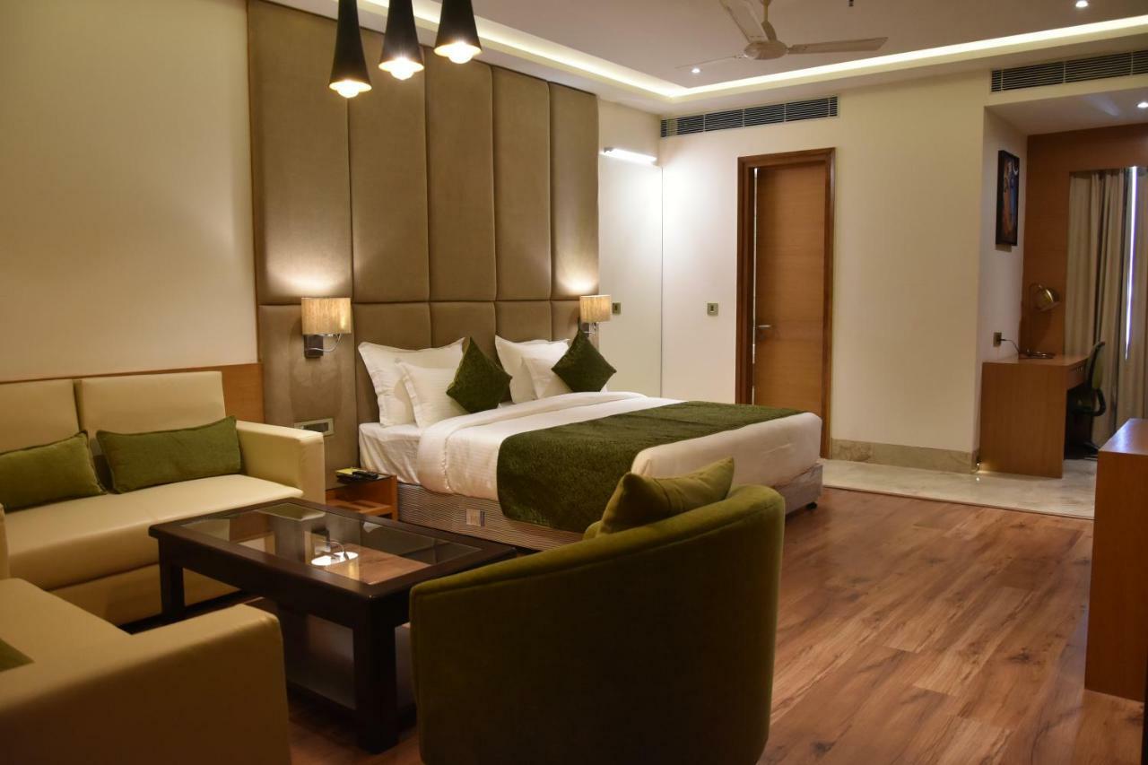 Hotel Orchid Blu Alīgarh 외부 사진