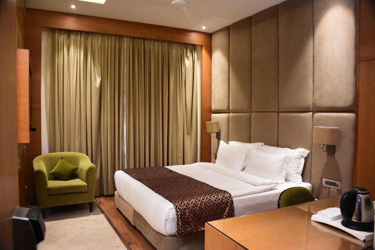 Hotel Orchid Blu Alīgarh 외부 사진